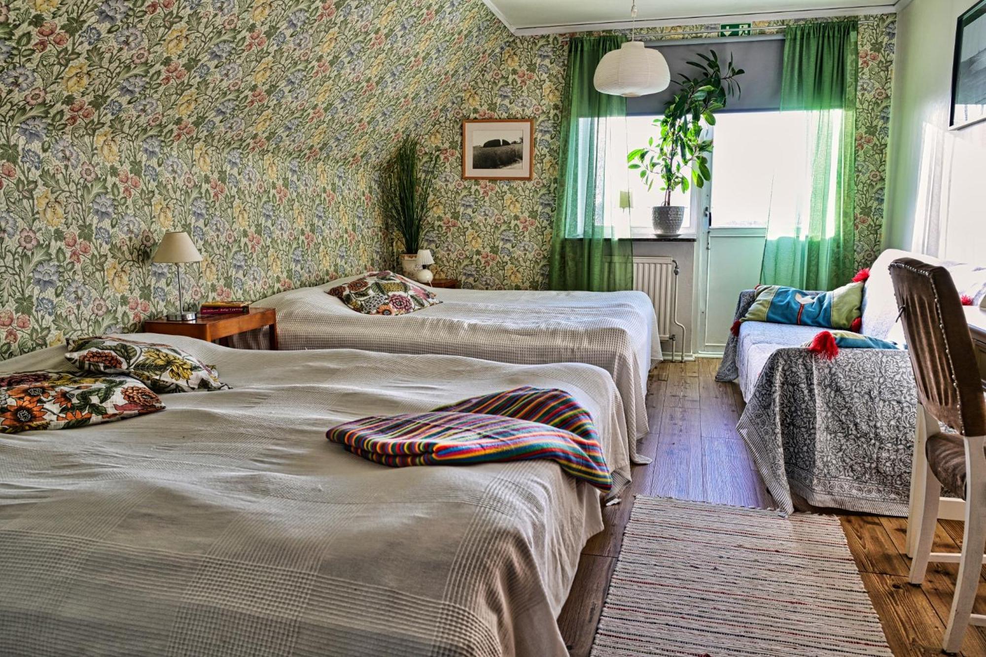 Bed And Books Pa Oesterlens Gaesthaerbaerge Glemminge Kültér fotó